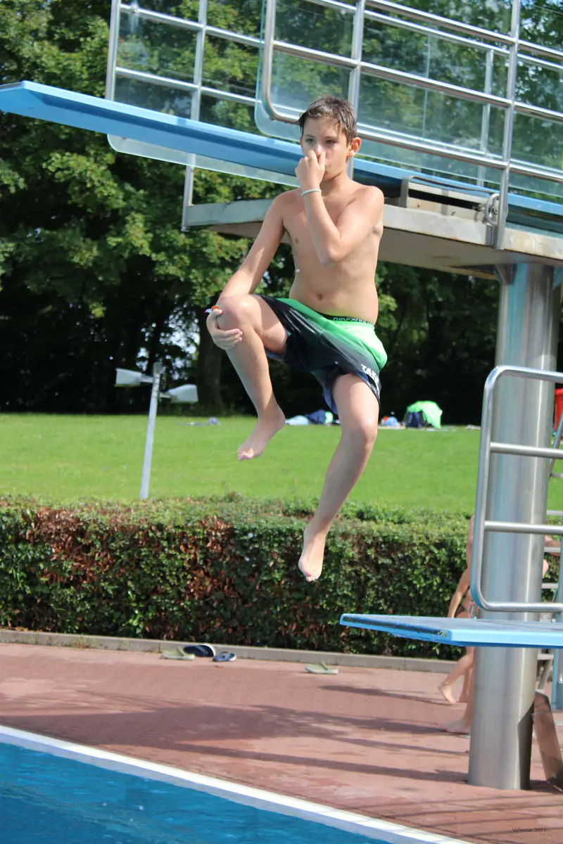 The diving board and pool at the open-air swimming baths visited during the Beginner Weeks camp in Vallendar