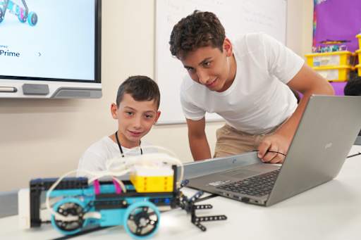Building and coding robots in the robotics elective