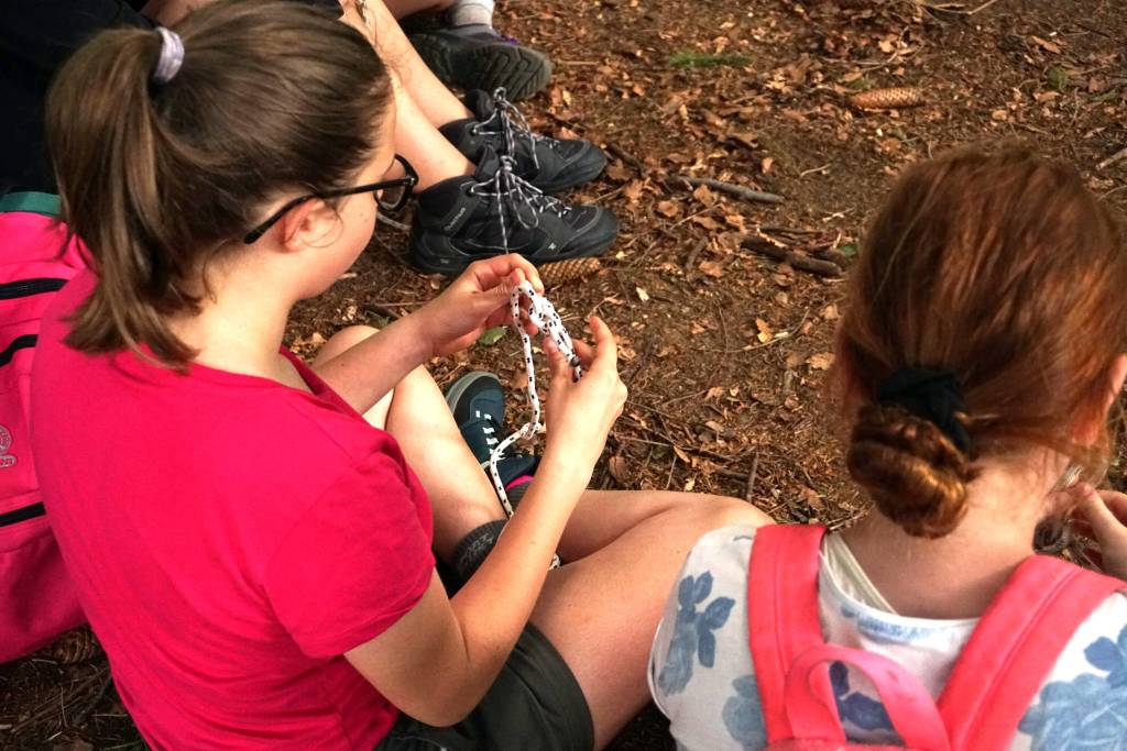 Knot-tying workshop