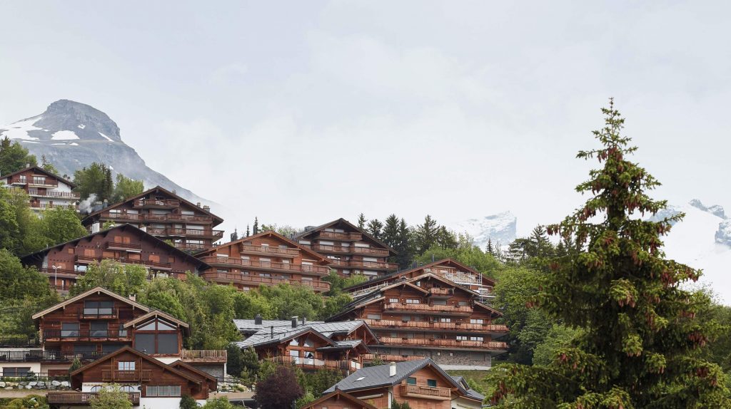 Les Roches Youth Hospitality English Camp in Crans-Montana general 3