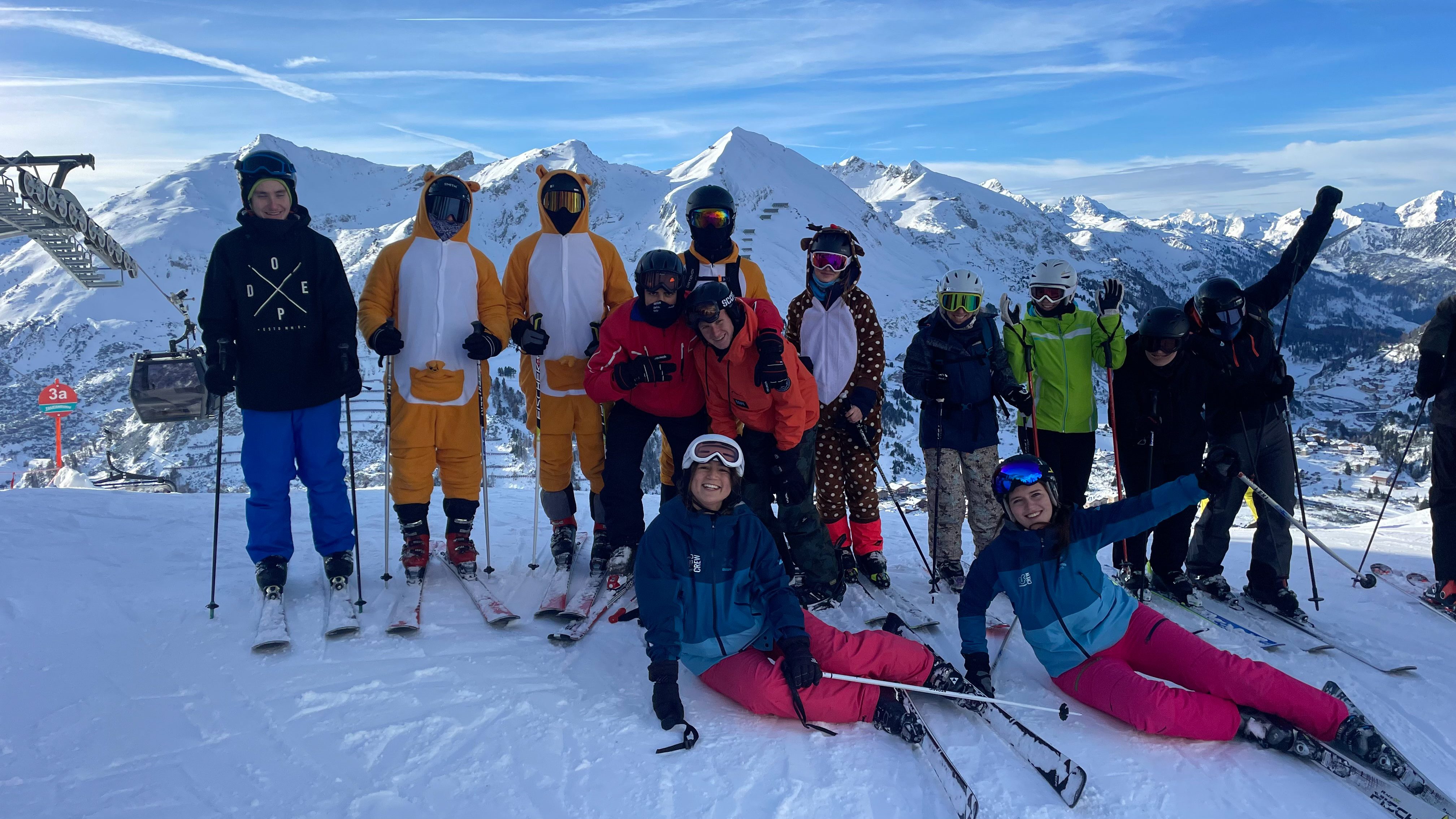 Group photo of ruf guests