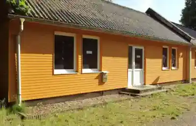 Wooden bungalow used as accommodation at Kindererholungszentrum Am Braunsteich near Weisswasser