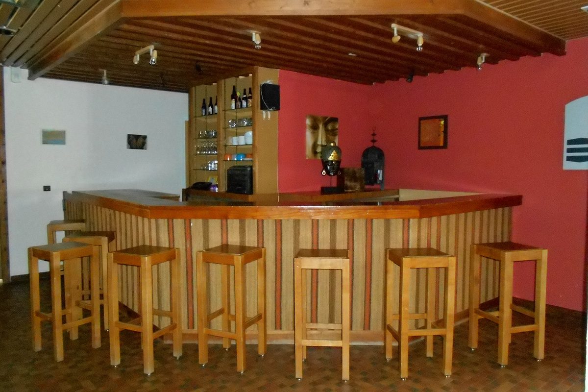 The bar and meeting area of the Chalet l Alpestre