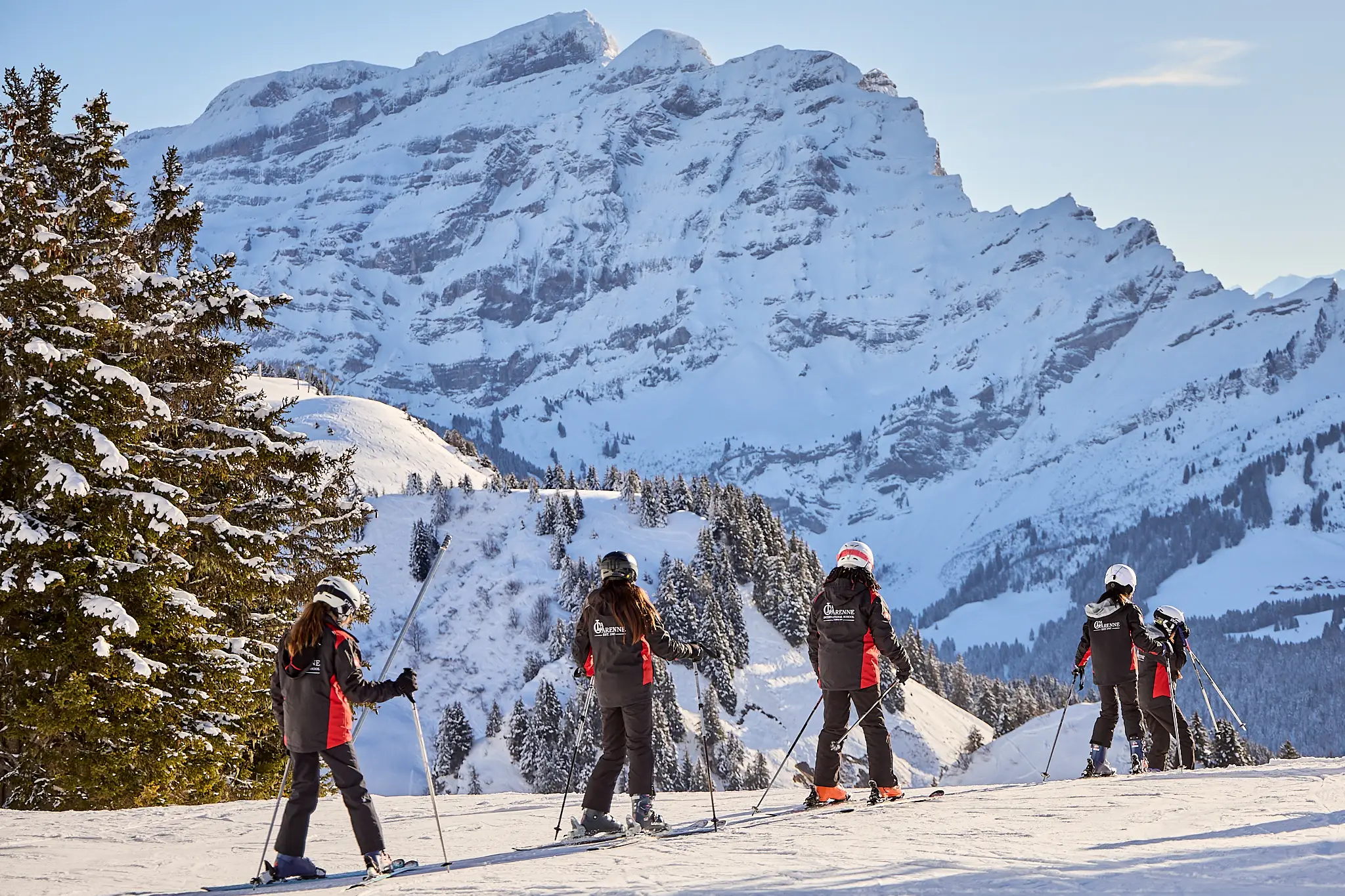 Children walking out to the slopes at La Garenne