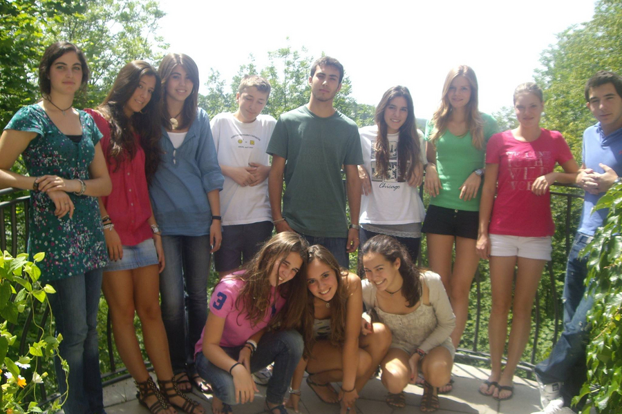 Camp participants together at the GLS Munich Castle camp