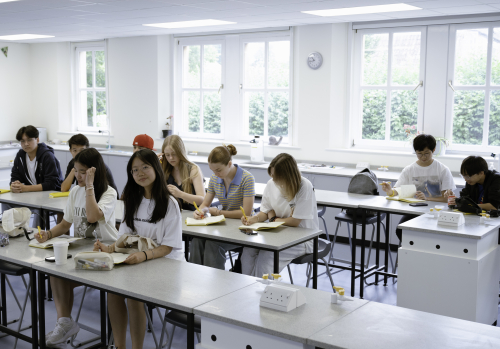 Photograph published by Academic Summer on its Westcountry Adventure (Bristol) programme page