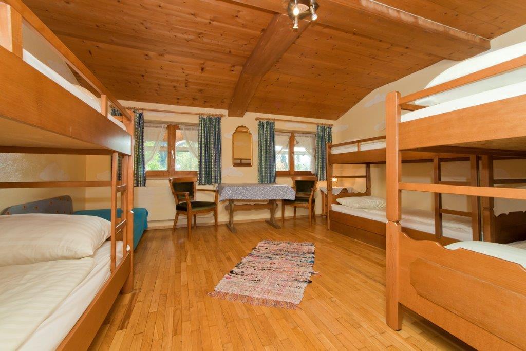 A multi-bed room at the Lacknerhof in St. Johann in Tirol
