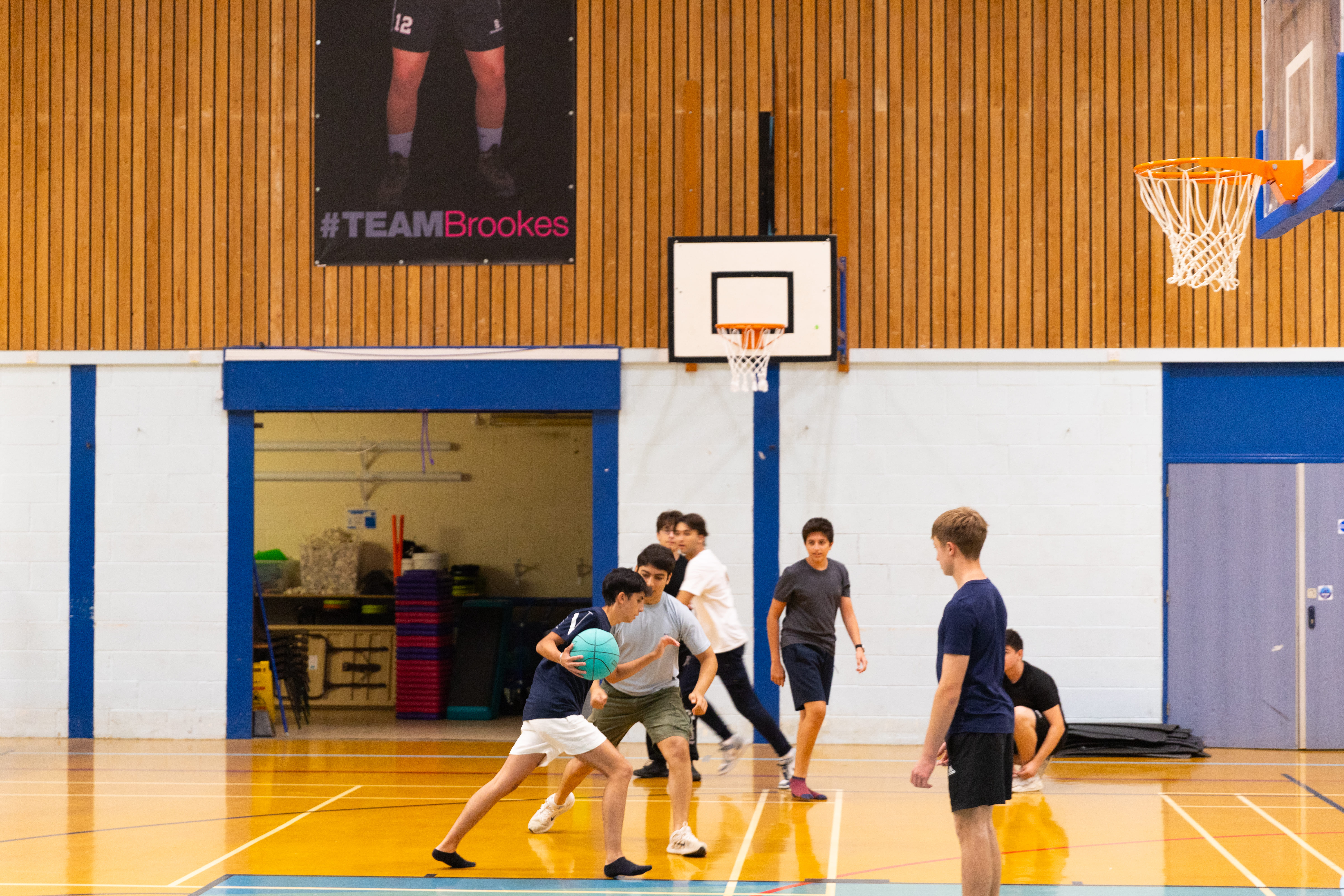 English Summer Camp for Teens at Oxford Brookes University activities 22