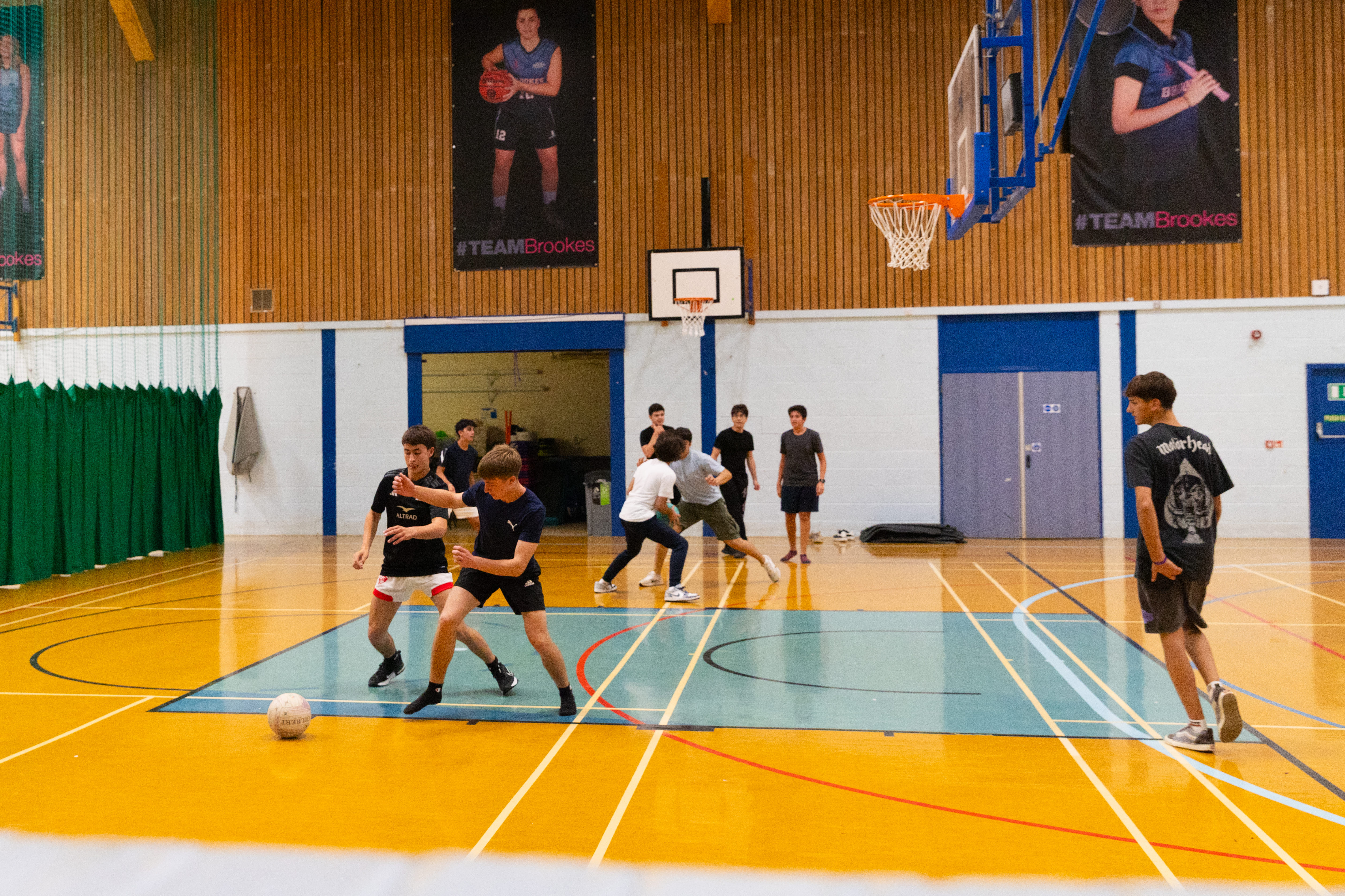 English Summer Camp for Teens at Oxford Brookes University activities 23