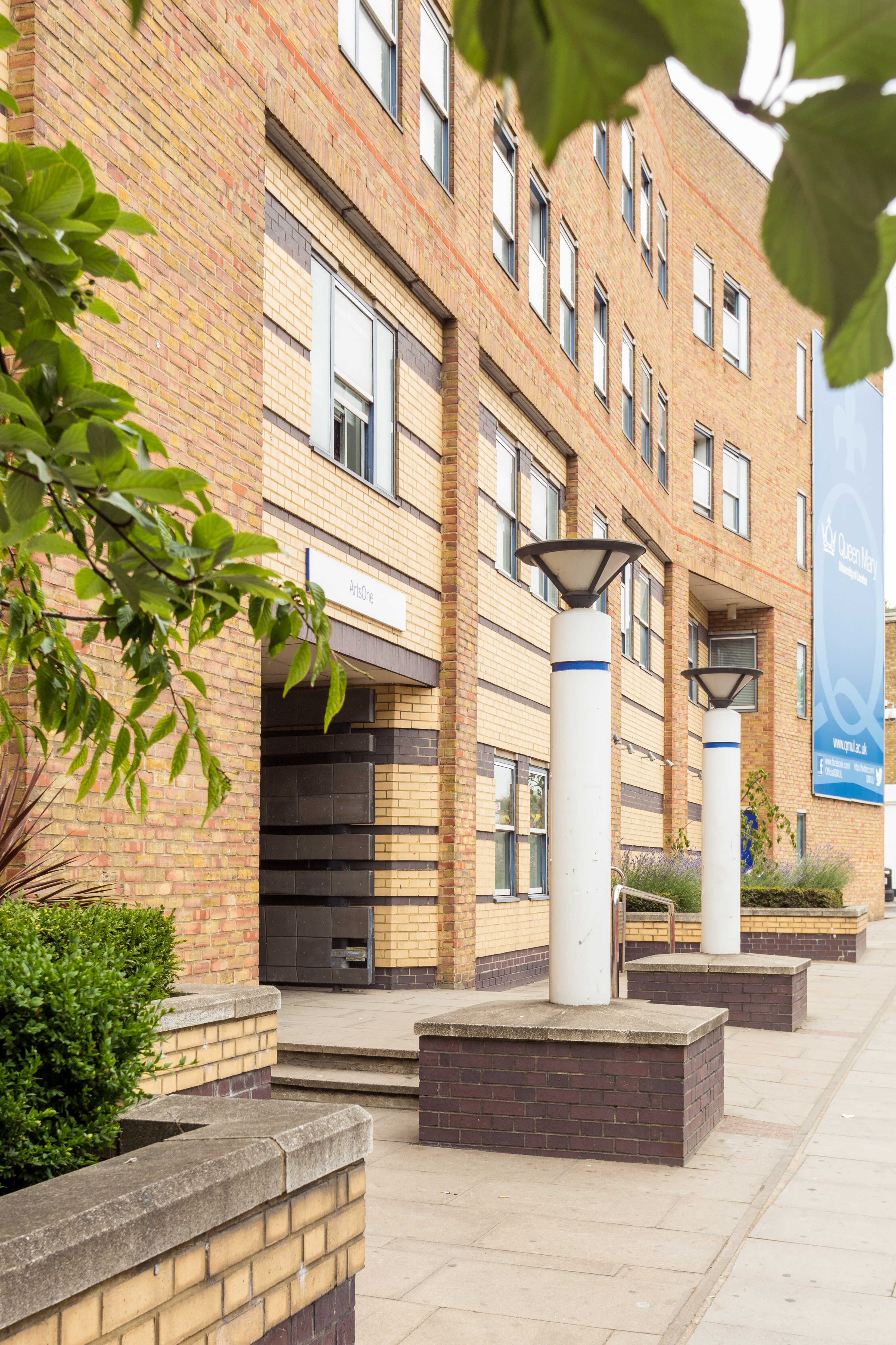 English Summer Camp for Teens at Queen Mary University of London general 44