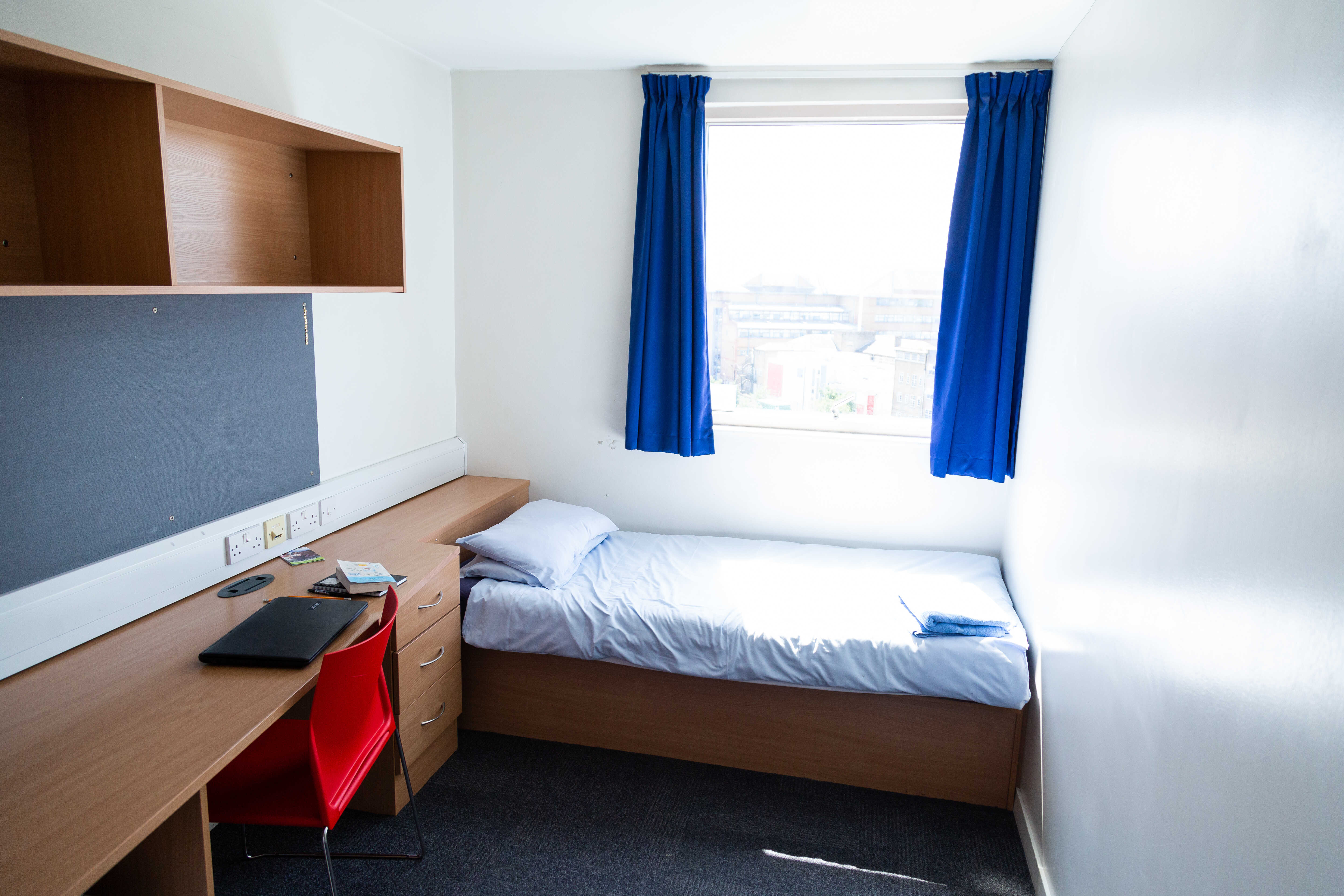 English Summer Camp for Teens at Queen Mary University of London general 64