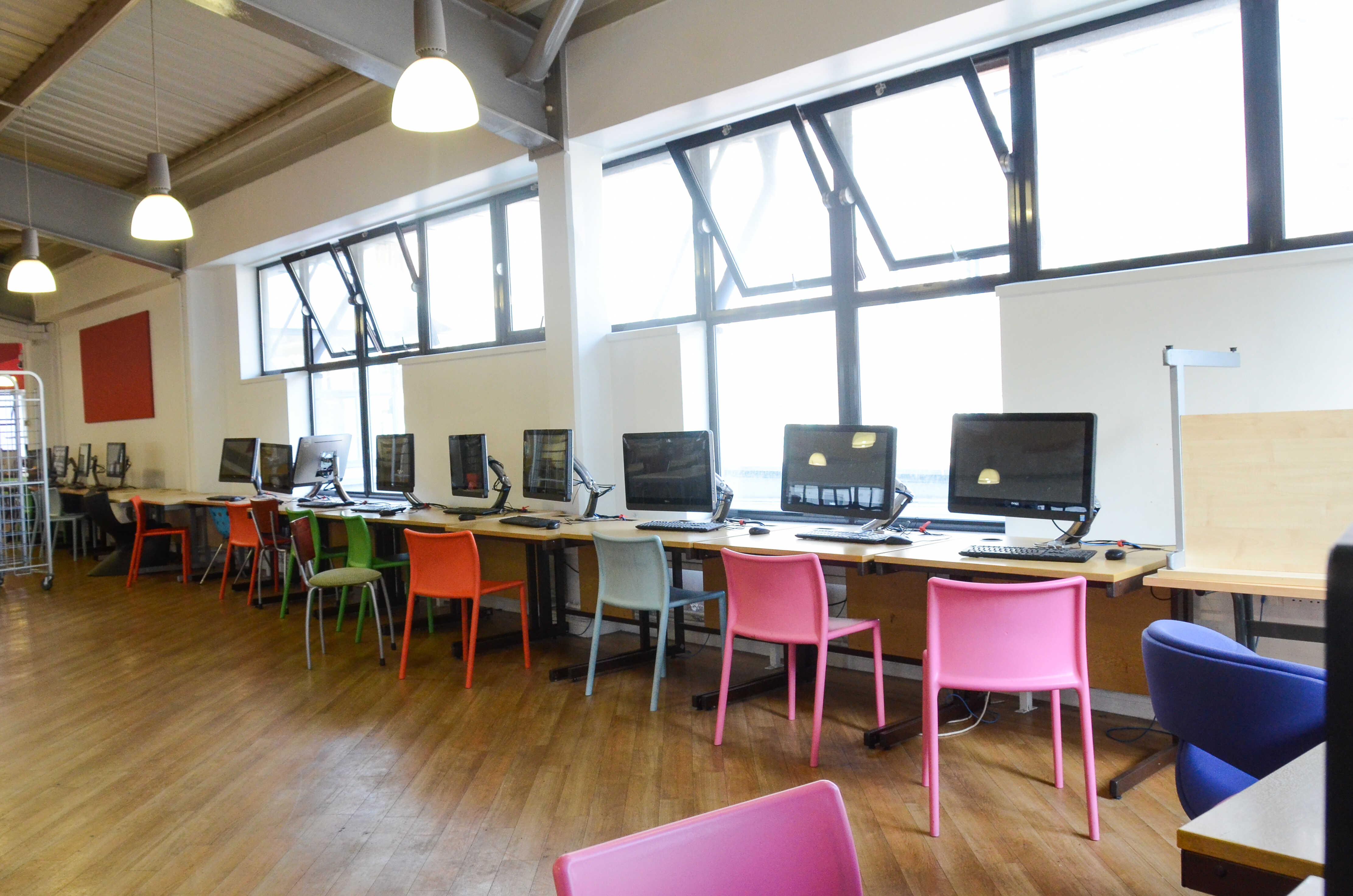 English Summer Camp for Teens at Queen Mary University of London general 82