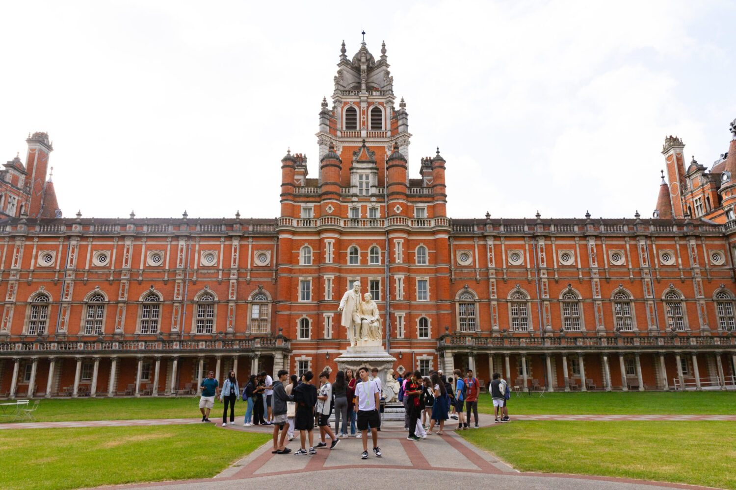 English Summer Camp for Teens at Royal Holloway University of London