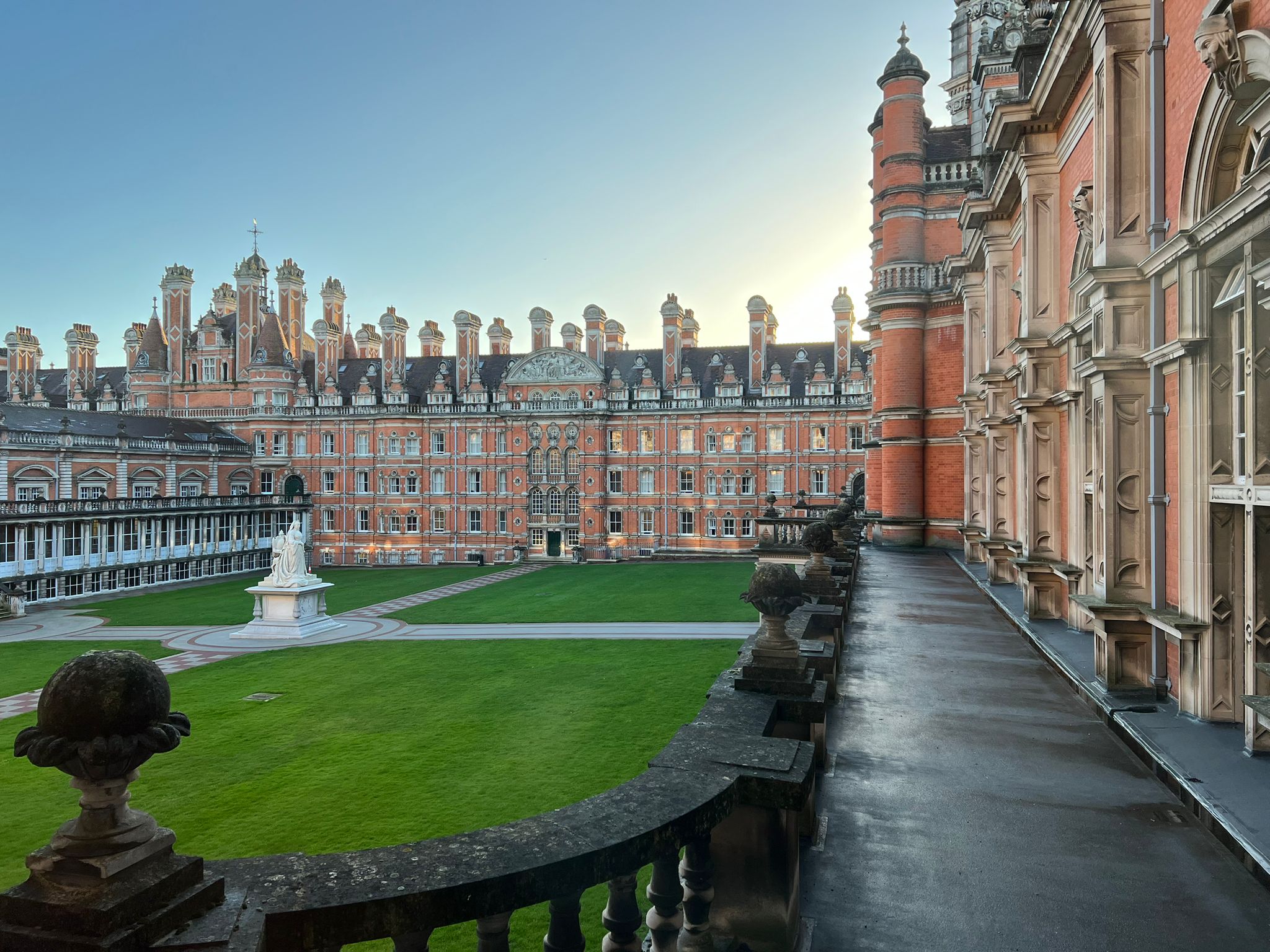 English Summer Camp for Teens at Royal Holloway University of London general 18