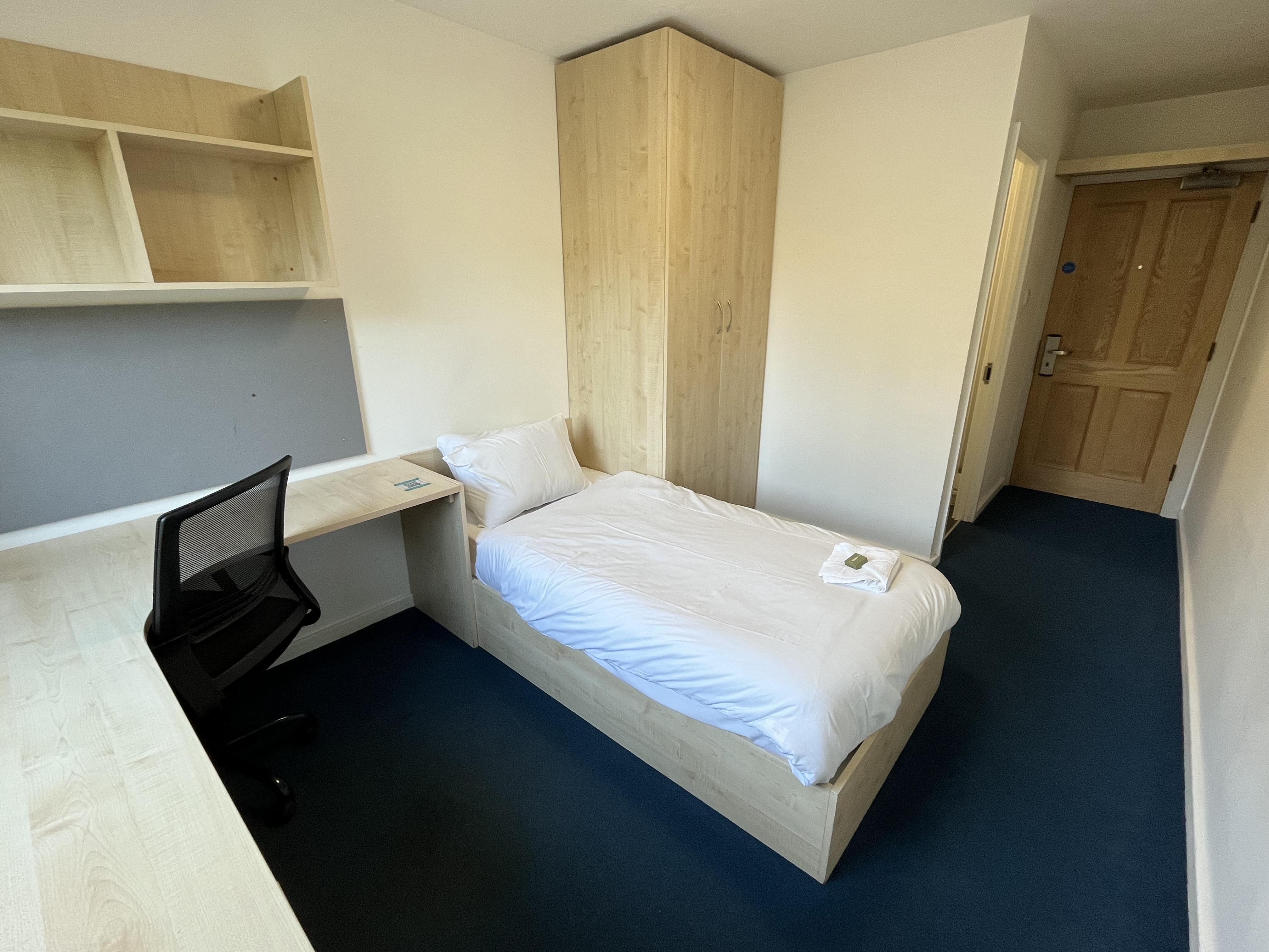 English Summer Camp for Teens at Royal Holloway University of London general 49