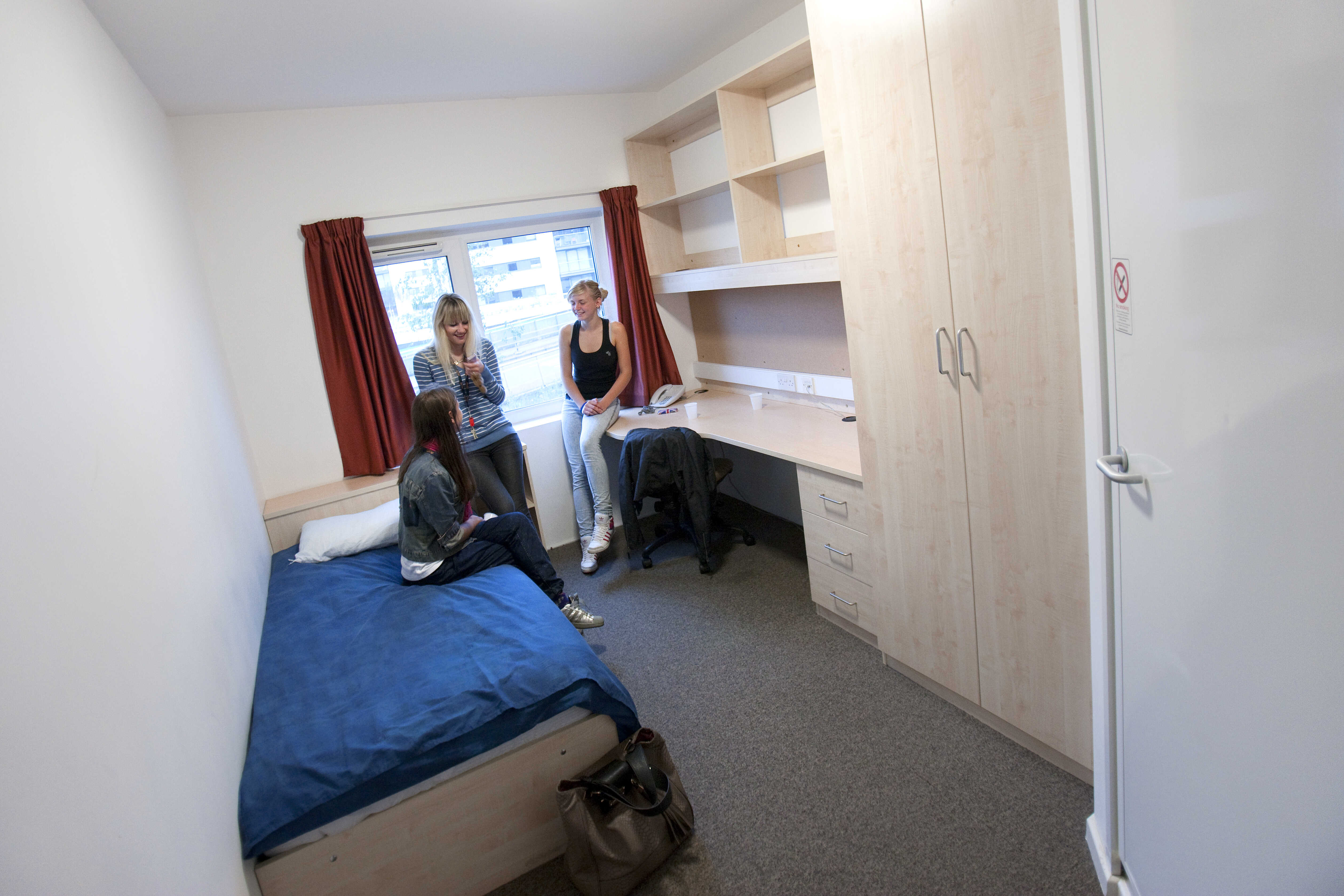 English Summer Camp for Teens at University of East London general 46