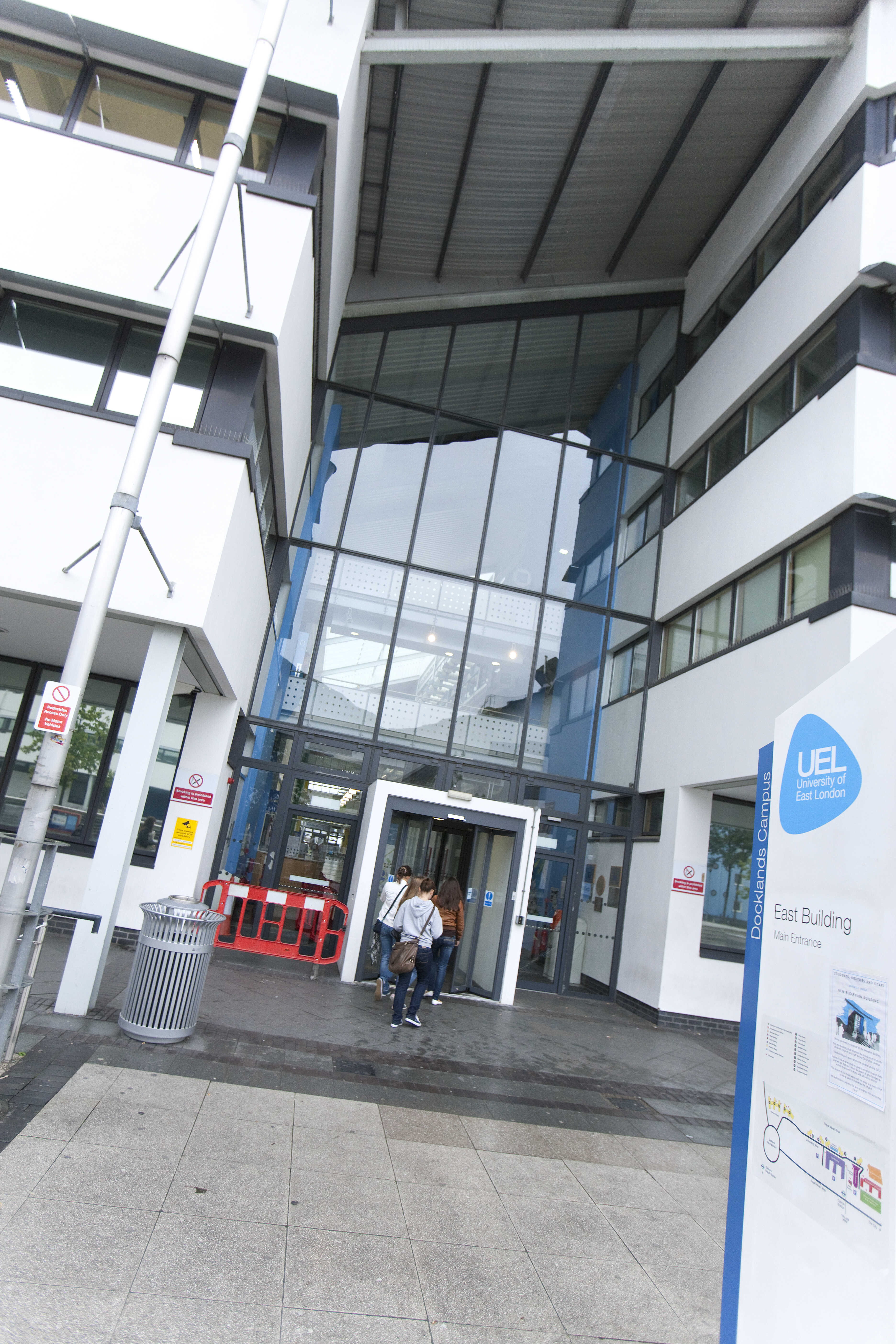 English Summer Camp for Teens at University of East London general 54