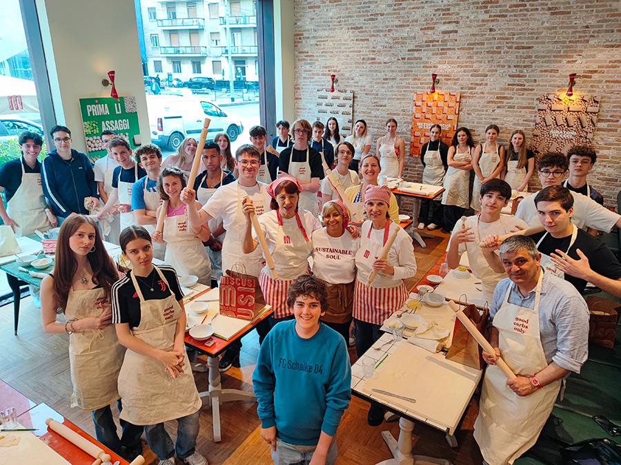 Cooking workshop during the Milan summer camp
