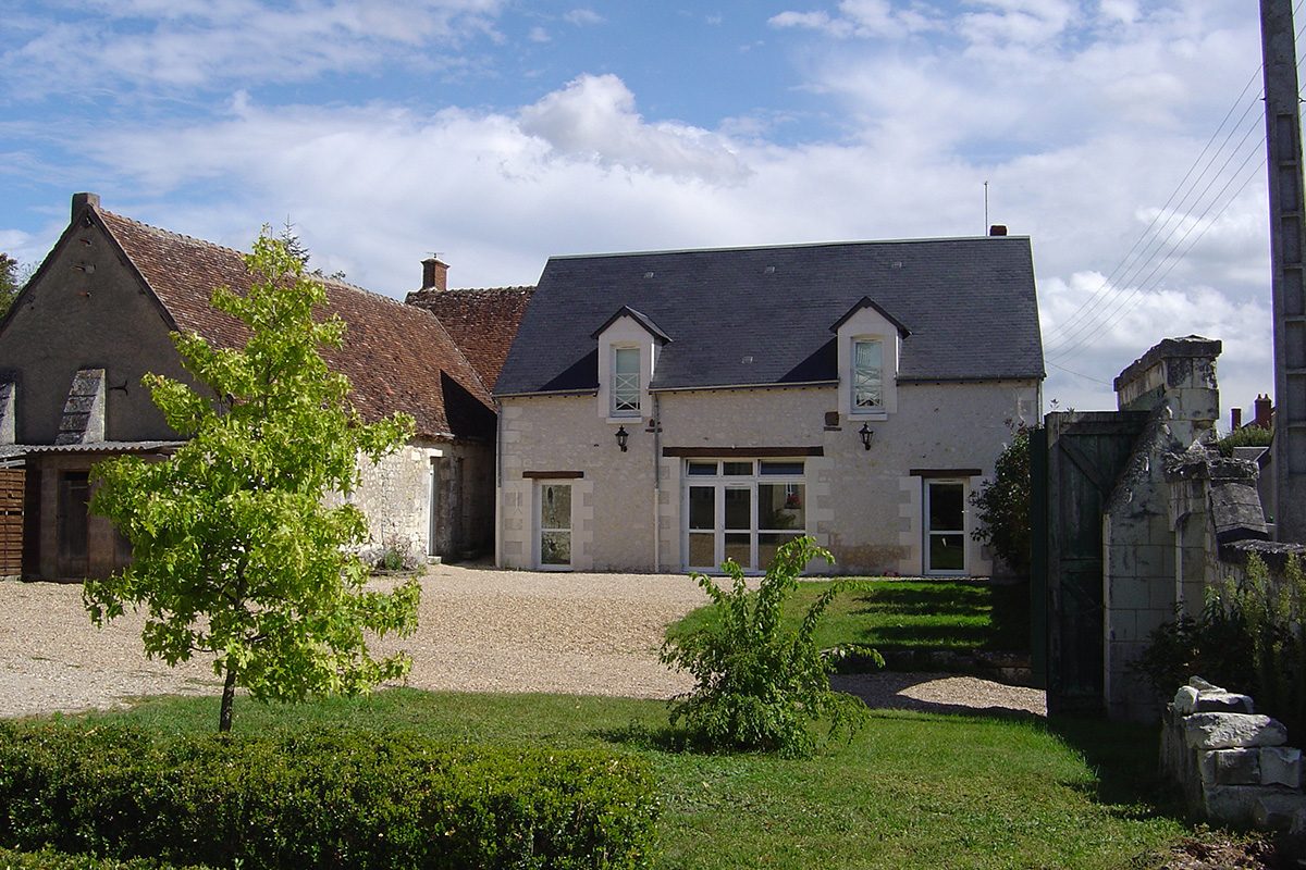 The grounds of the Temps Jeunes centre at Thésée, set in a large enclosed wooded park beside the Cher