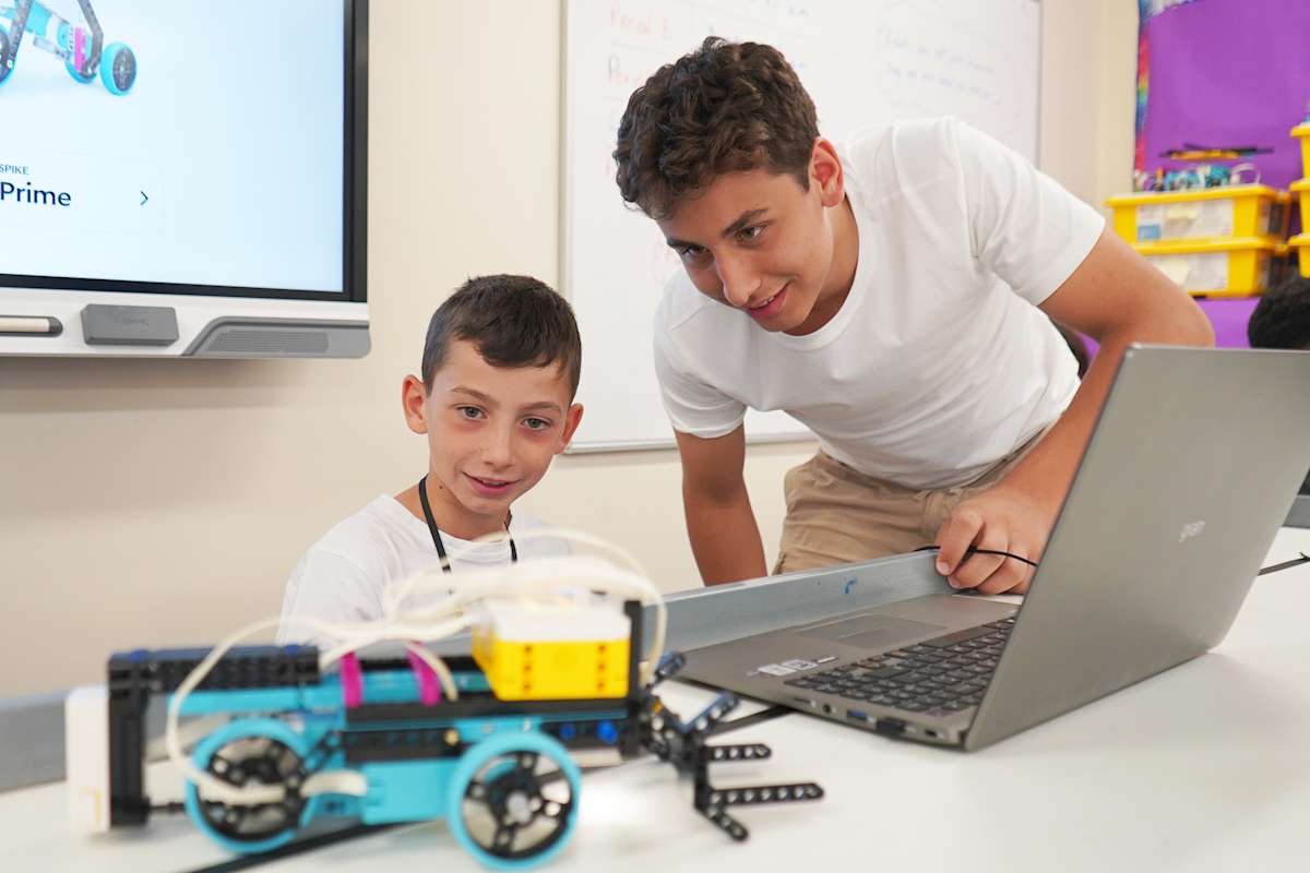 Robotics, one of the seven elective courses of the Global Academy at TASIS England