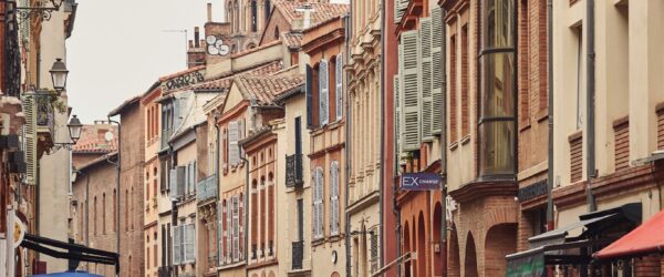 French Summer Camp for Teens in Toulouse