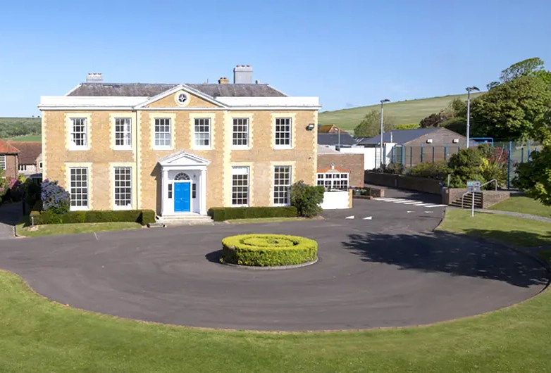 Summer Courses at Oxford International College Brighton general 26