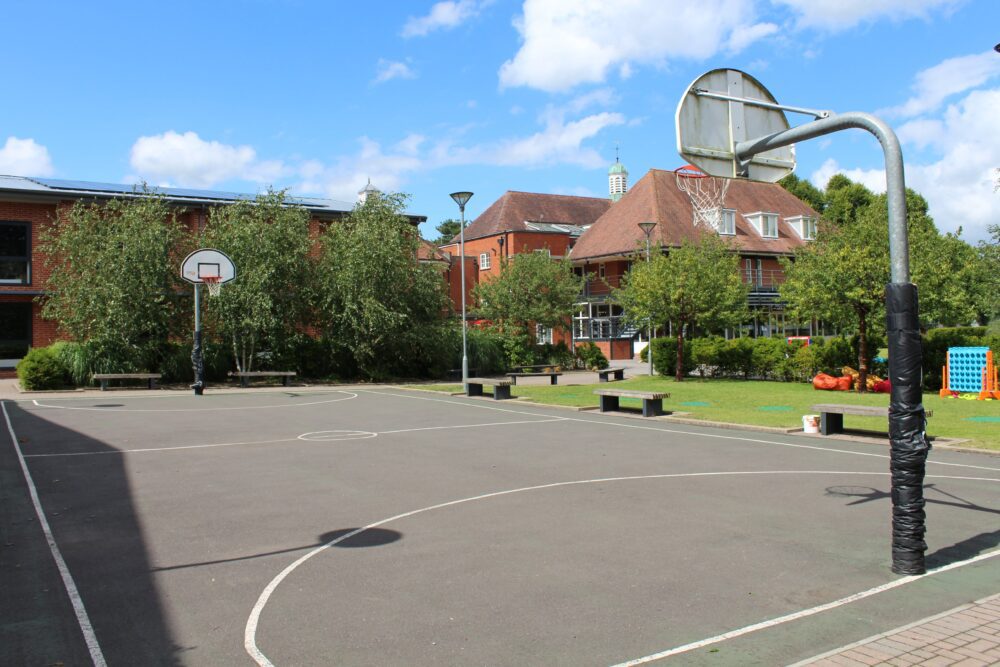 XUK English Summer School (XUK English) general 3